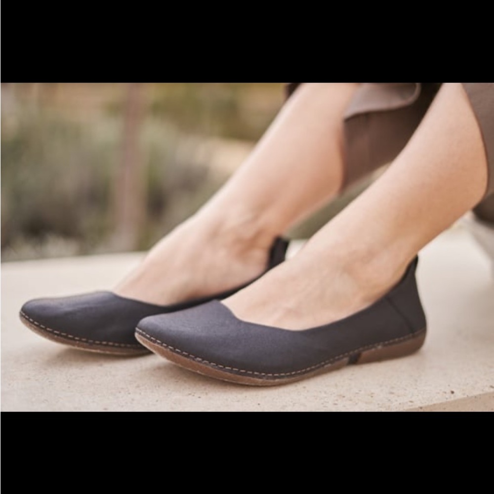 Comfort Stretch Black Women's Slip-On Flats